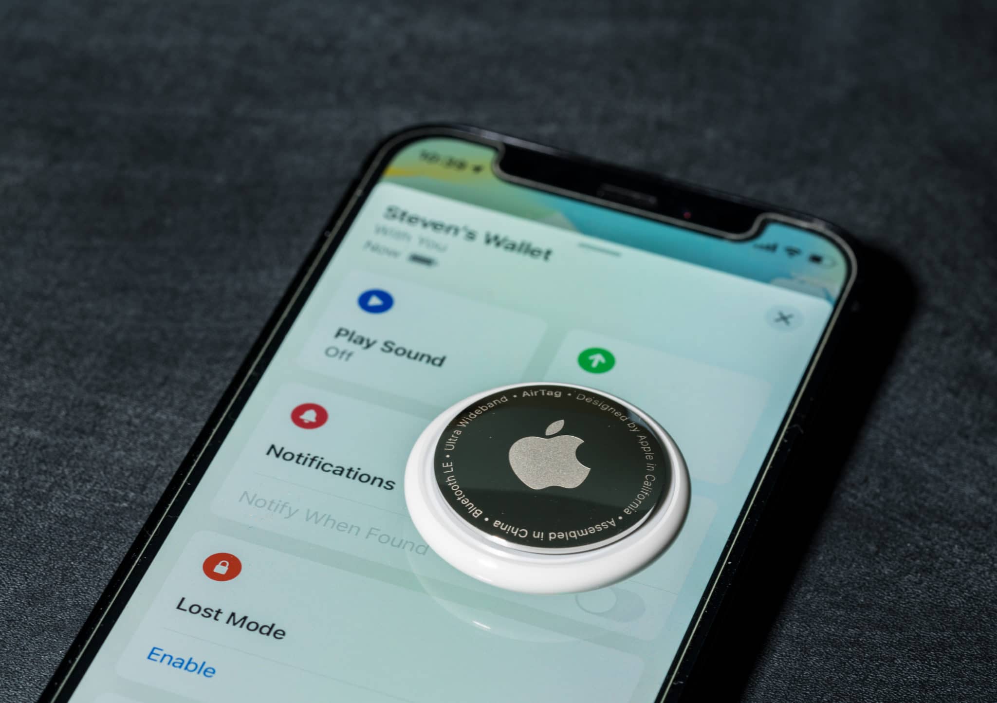 Smart Tracker Tech & Key Finders to Locate Your Stuff